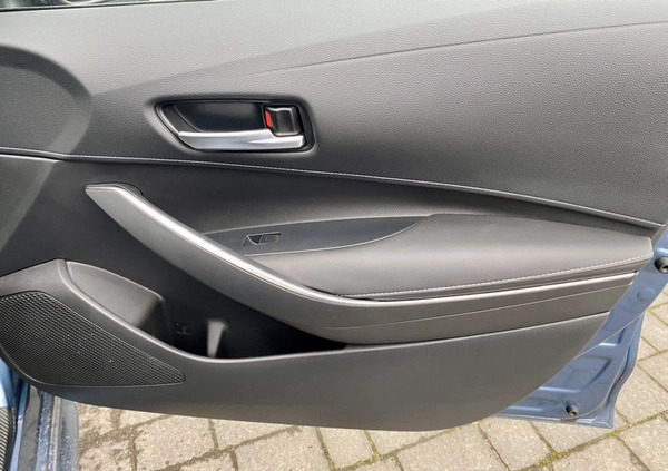 Toyota Corolla cena 93900 przebieg: 43500, rok produkcji 2019 z Oświęcim małe 742